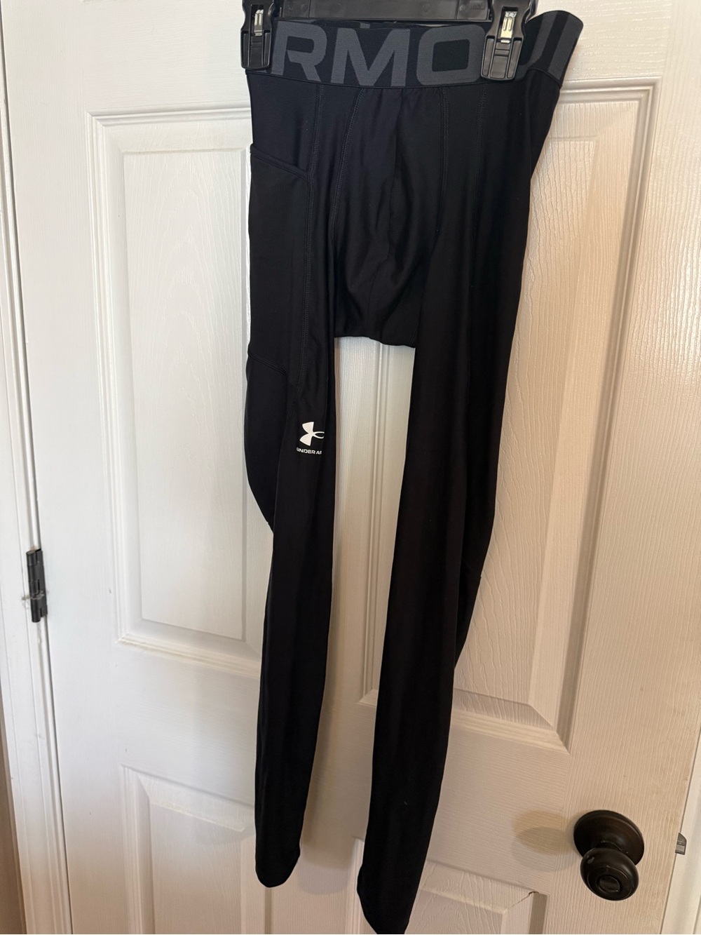 Under Armour Boys XS Black Compression Leggings Heat Gear.